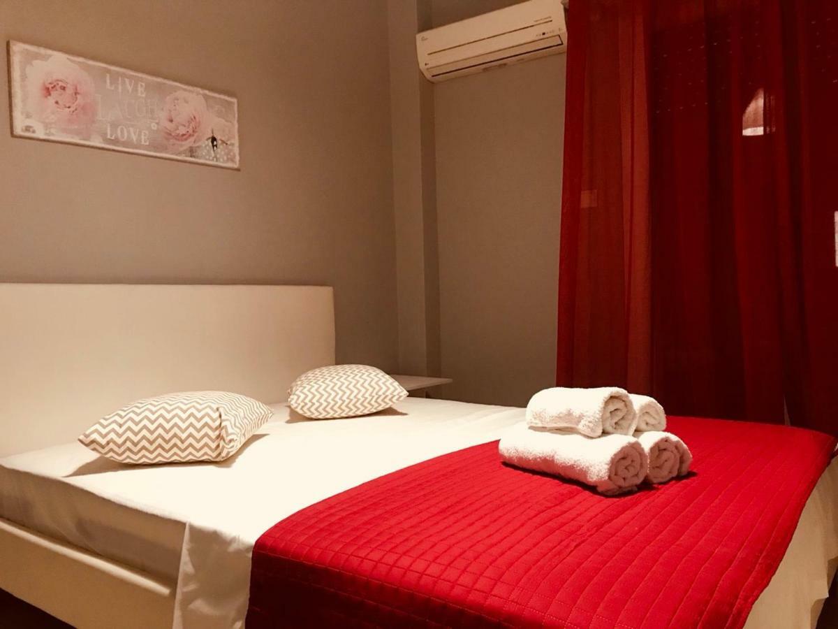 Merilyn Central Apartment Atenas Exterior foto
